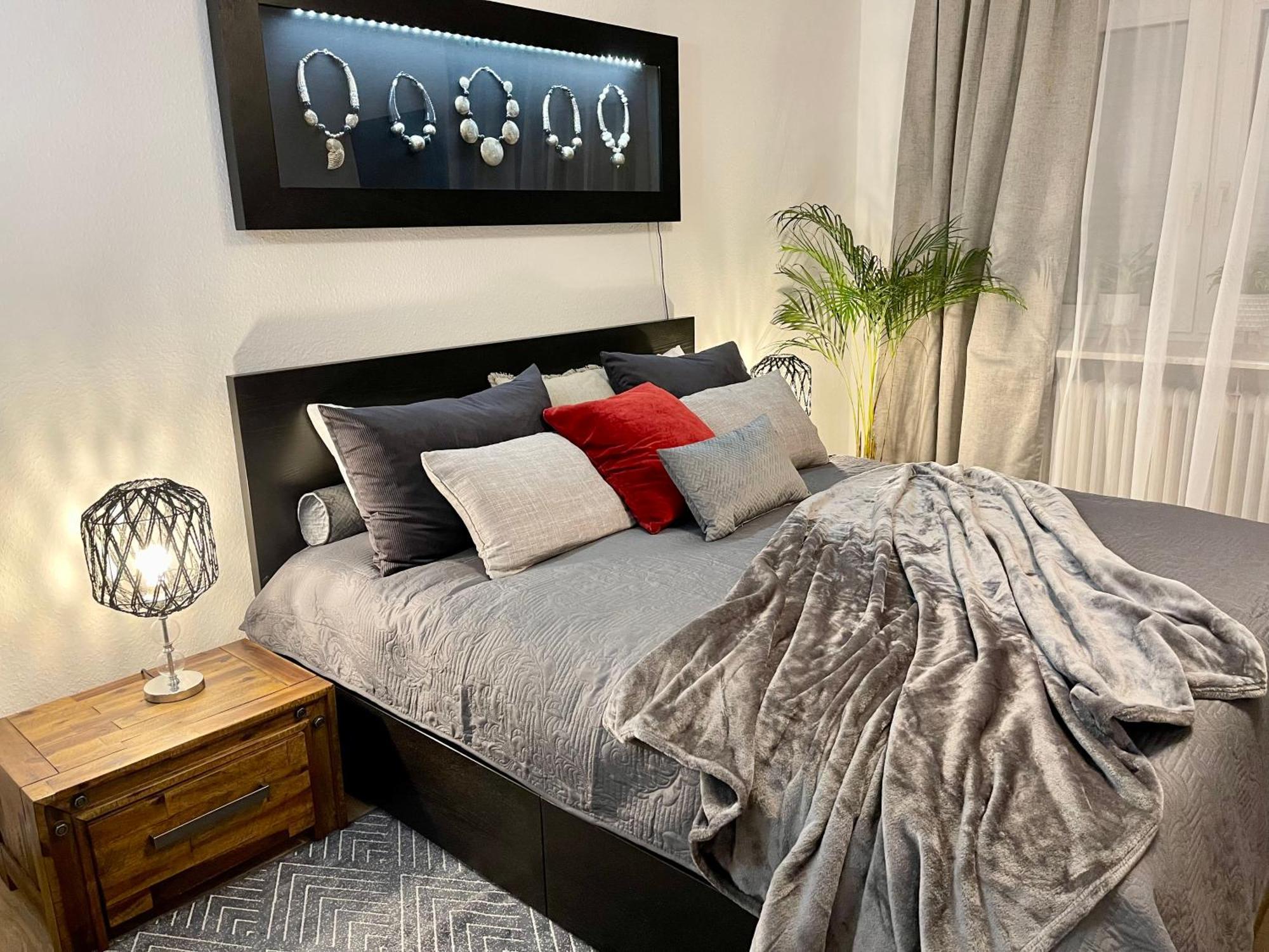 Tunnel Apartment - Nordbahntrasse, Kontaktloser Self-Check-In, Netflix Wuppertal Zewnętrze zdjęcie